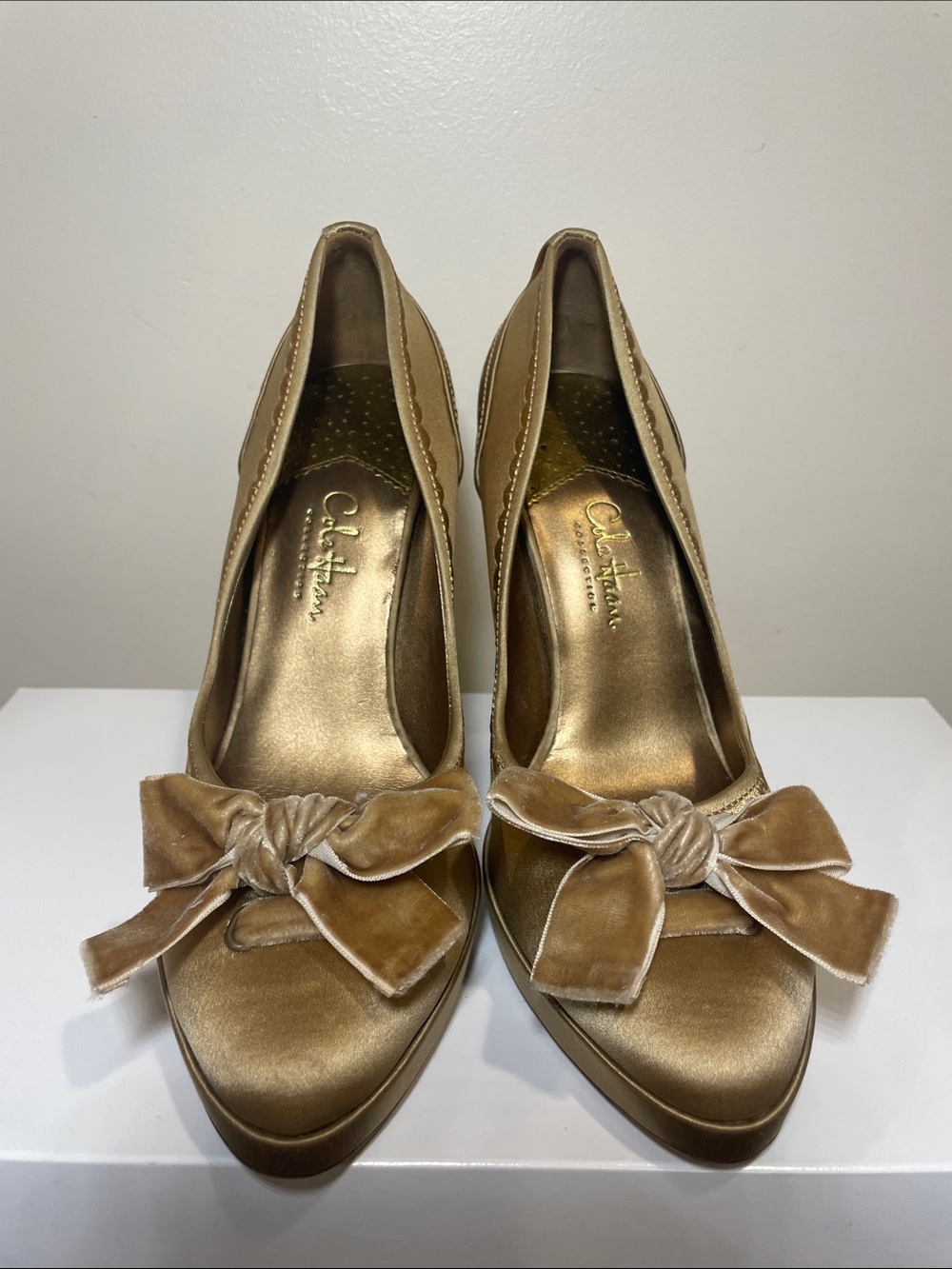 Cole Haan Gold Velvet Knot Bow Satin Pumps from the Nike Air Collection - Picture 2 of 9